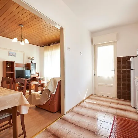 And Ivo Apartman *