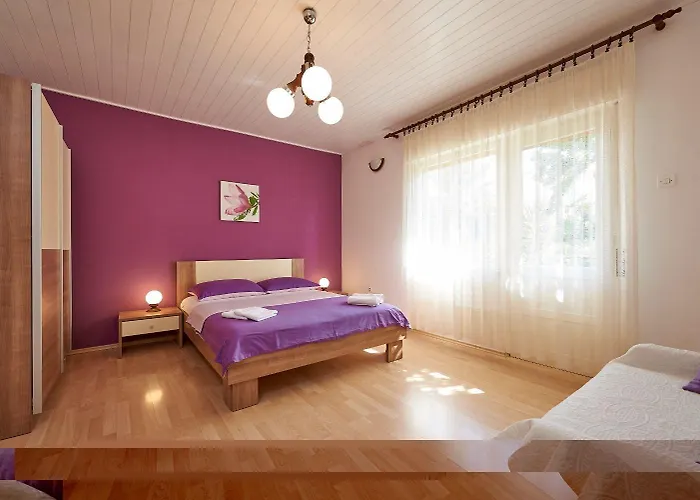 Appartement And Ivo *